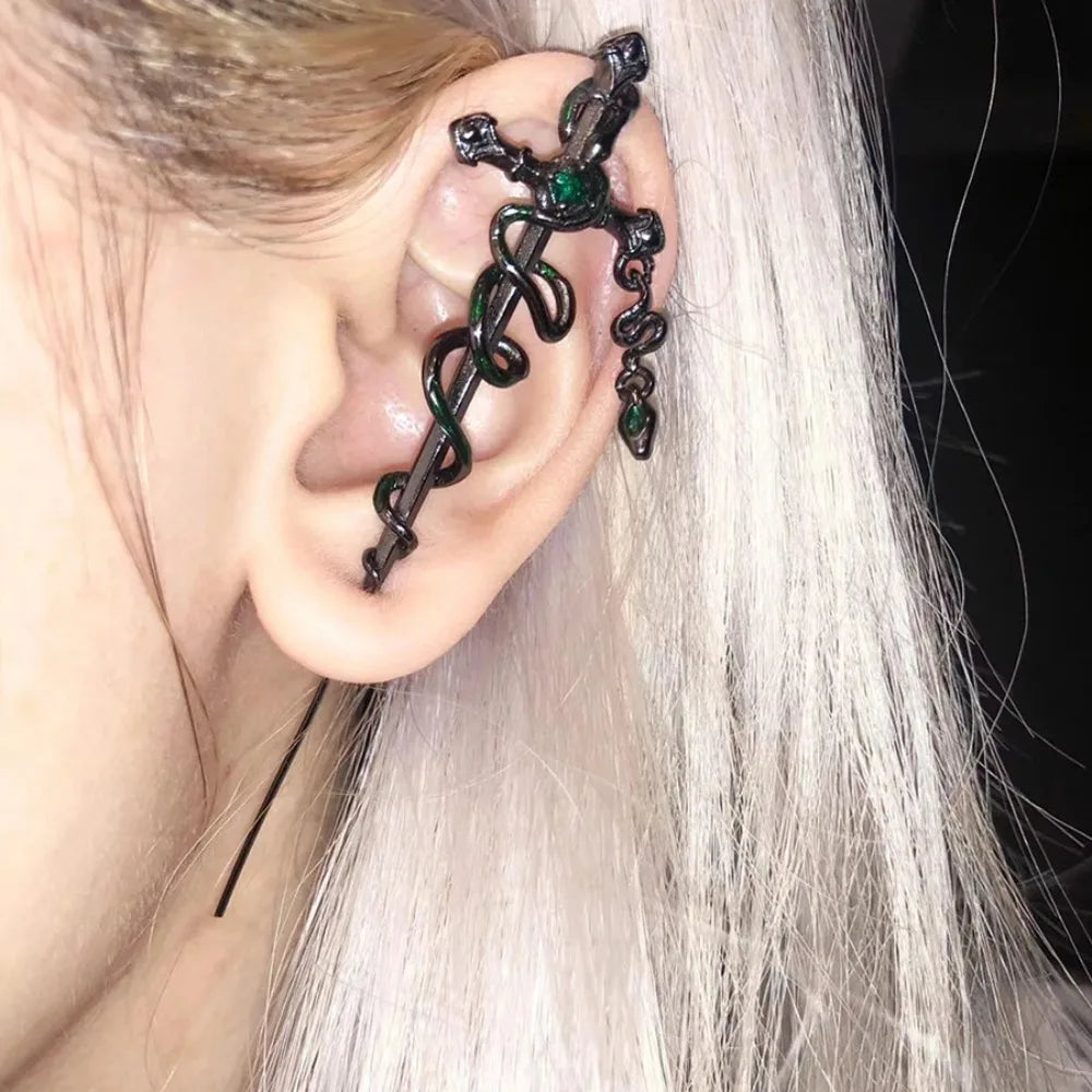 1PCS Black and White Iced Serpentine Piercing Ear Needle New Gothic Style Men's and Women's Jewelry Party Gift